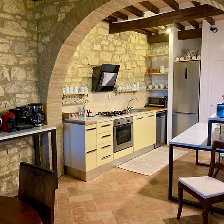 Le Antiche Mura Semproniano Luaran gambar